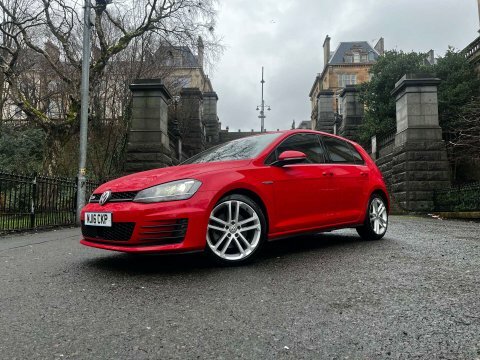 Volkswagen Golf 2.0 Golf Gtd MJ16CKP Red