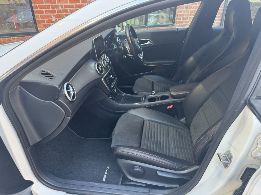 Mercedes-Benz CLA Class Saloon 1.6 Cla 200 Amg Line Edition White #6