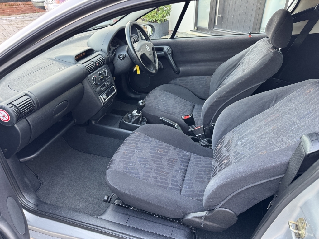 Vauxhall Tigra Chequers 16V Silver #7
