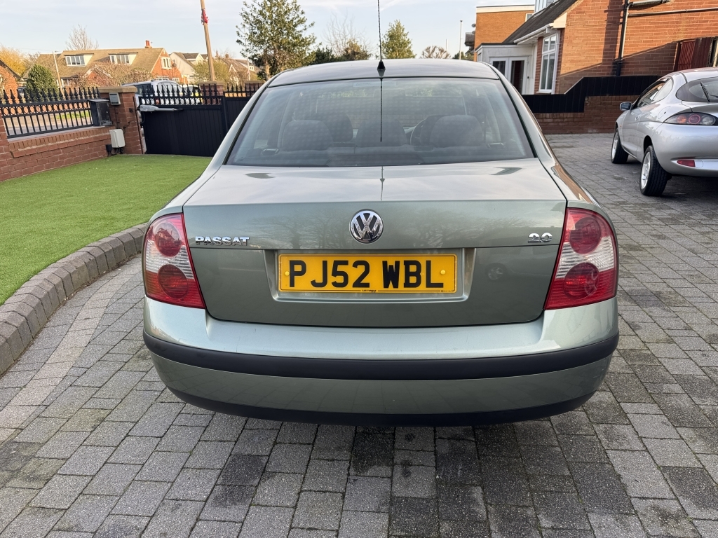 Volkswagen Passat 2.0 S Green #12