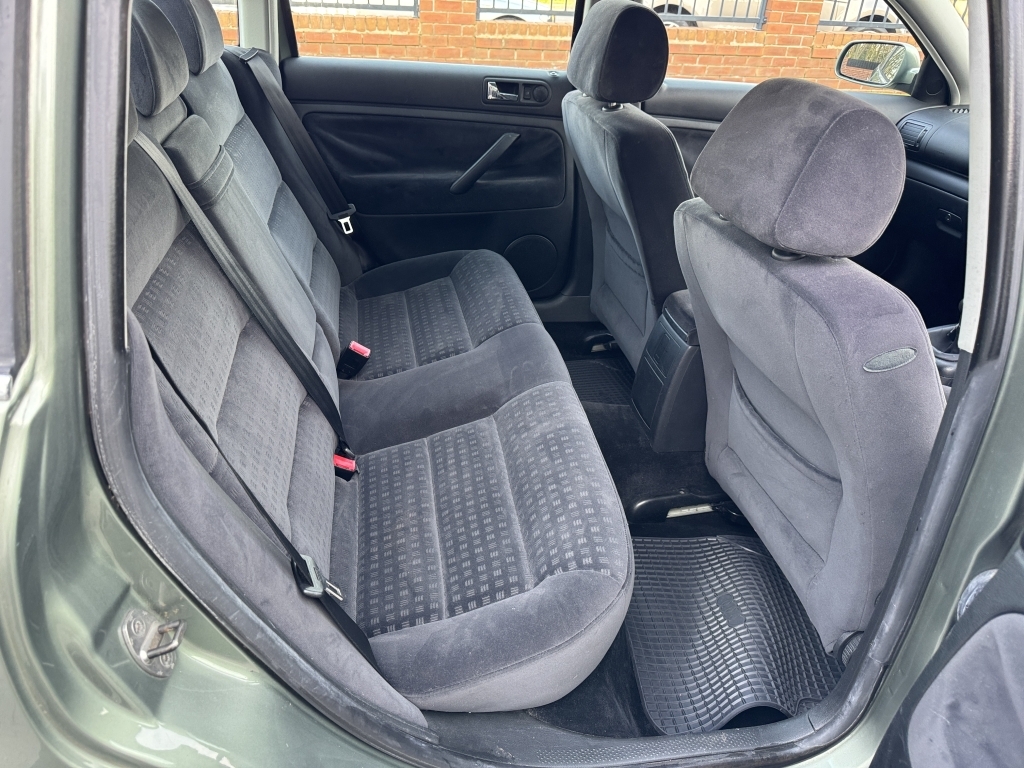 Volkswagen Passat 2.0 S Green #7