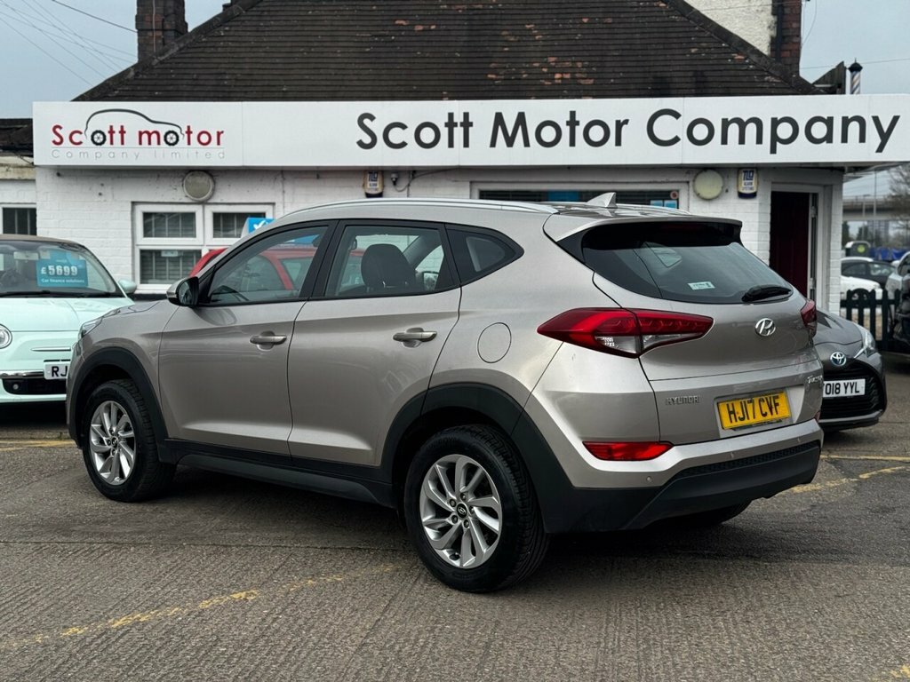 Hyundai Tucson 1.6L Se HJ17CVF White #2