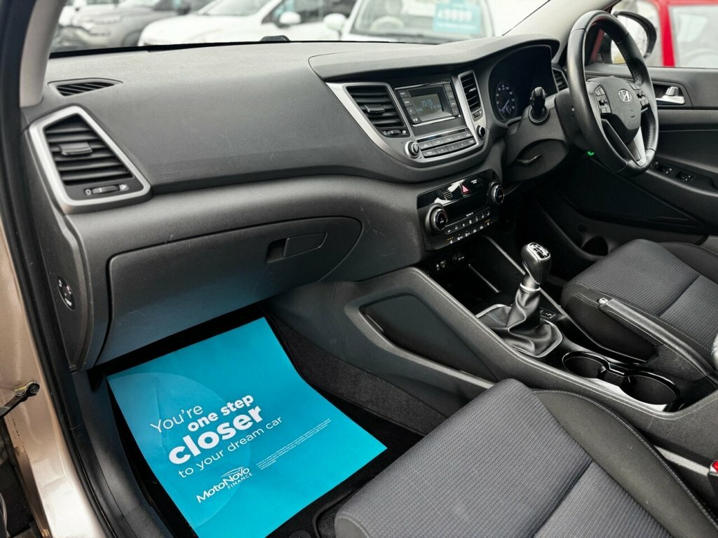Hyundai Tucson 1.6L Se HJ17CVF White #3