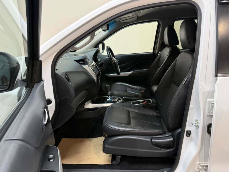 Nissan Navara 2.3 Navara Tekna Dci 4Wd - 2017 67 BT67UYX White #4