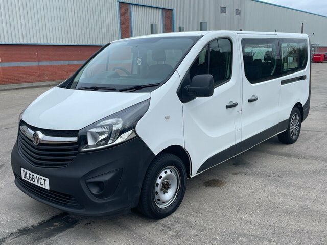 Vauxhall Vivaro Cdti 2900 Minibus Double DL68VCT White #2
