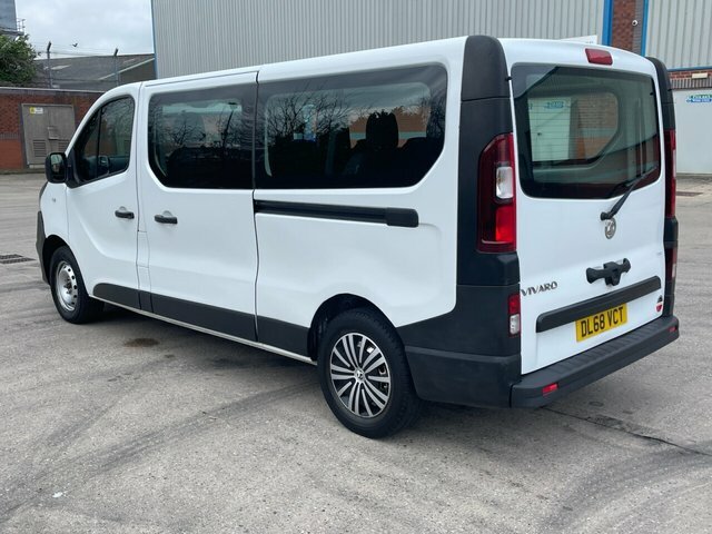 Vauxhall Vivaro Cdti 2900 Minibus Double DL68VCT White #4
