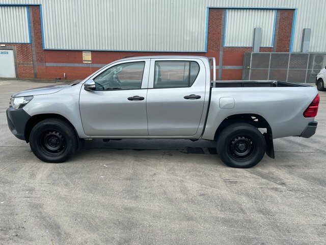 Toyota HILUX D-4d Active Pickup Double HJ17KHF Silver #6