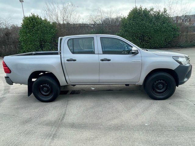 Toyota HILUX D-4d Active Pickup Double HJ17KHF Silver #5