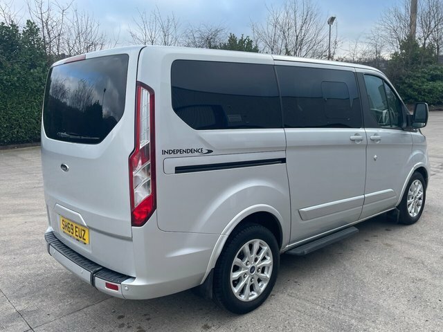 Ford Tourneo Custom 320 Ecoblue Titanium Minibus SH69EUZ Silver #3