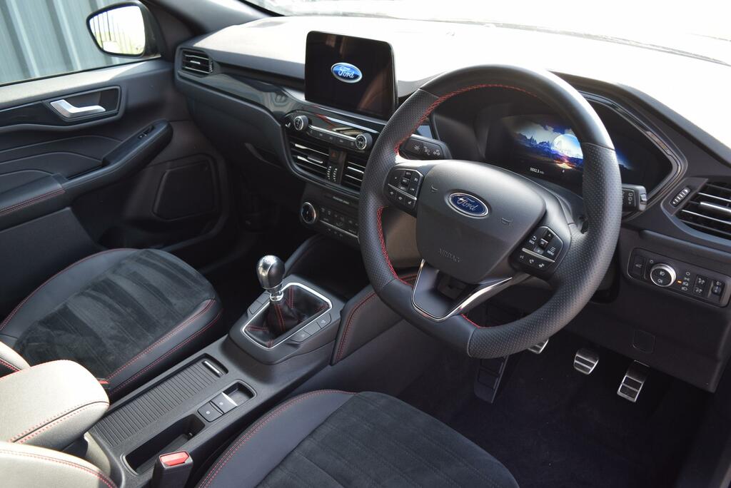 Ford Kuga 1.5 Ecoboost 150 St-line Edition YGZ7146 Black #3