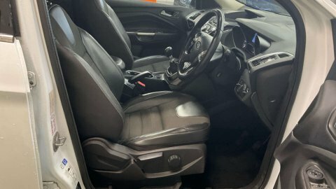 Ford Kuga 2.0 Kuga Titanium RV65KCX White #5