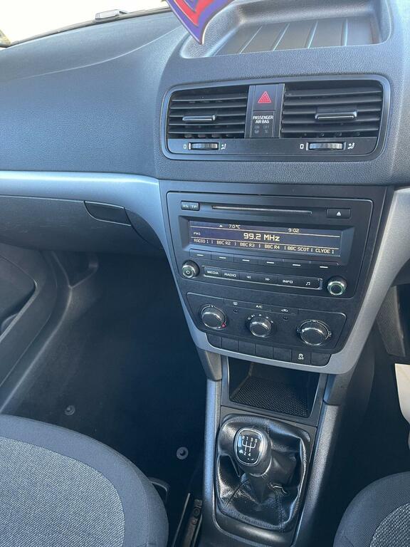 Skoda Yeti Suv 2.0 Tdi S Outdoor Euro 5 201414 Blue #6