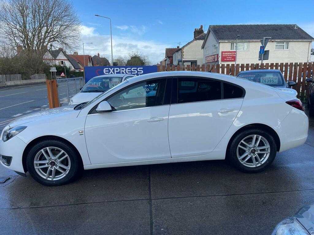 Vauxhall Insignia Hatchback 1.6 Cdti Ecoflex Sri Euro 6 Ss 2 SE65GJG White #6