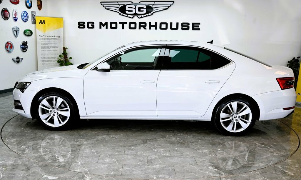 Skoda Superb 1.4L Se L KW69HHJ White #5