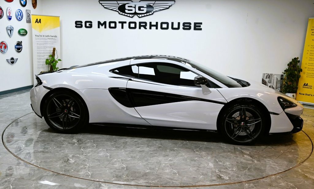 McLaren 570GT Coupe MP19UWM White #6