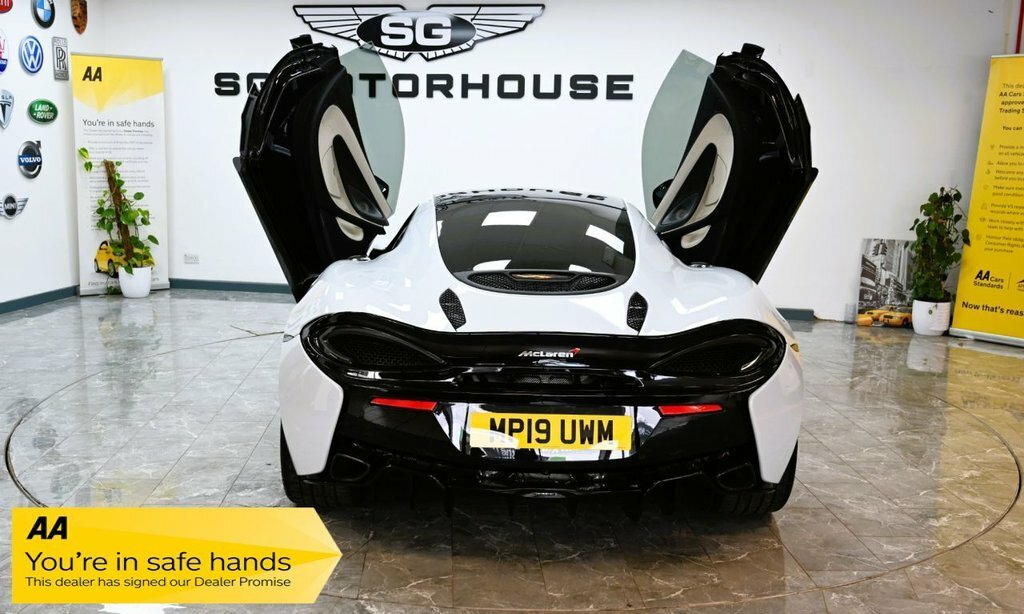 McLaren 570GT Coupe MP19UWM White