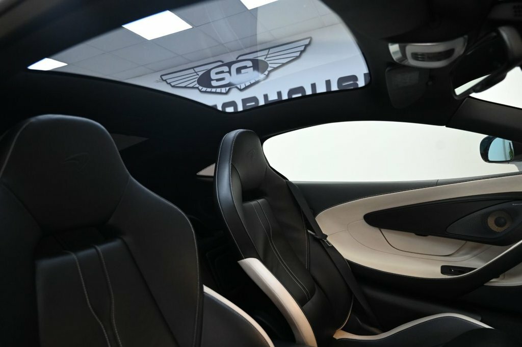 McLaren 570GT Coupe MP19UWM White #2