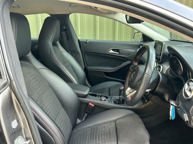 Mercedes-Benz CLA Class 1.6 Cla200 Amg Line Edition Shooting Brake Pet Grey #2