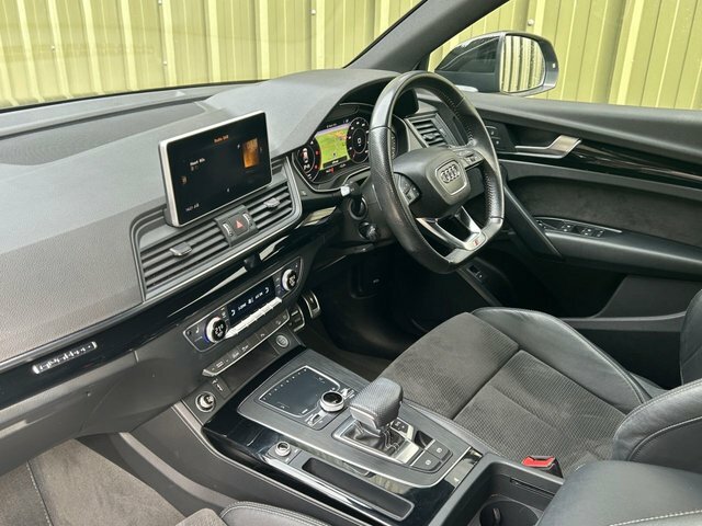 Audi Q5 2.0 Tdi 40 Black Edition Suv S Tronic Q FV20FCM Black #4