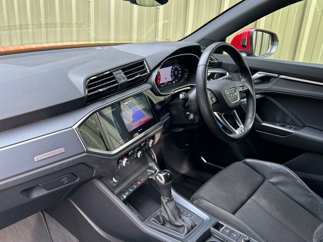 Audi Q3 1.5 Tfsi Cod 35 S Line Sportback S Tron AU20PCZ Red #4
