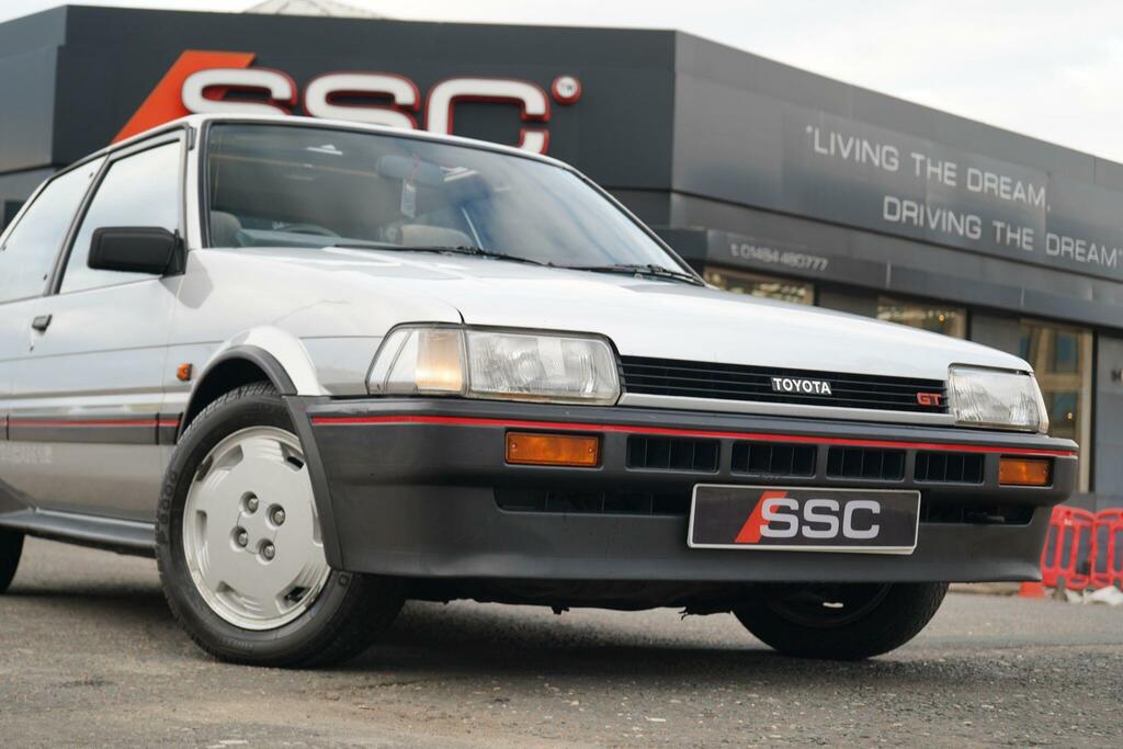 Toyota Corolla Gl Red #26