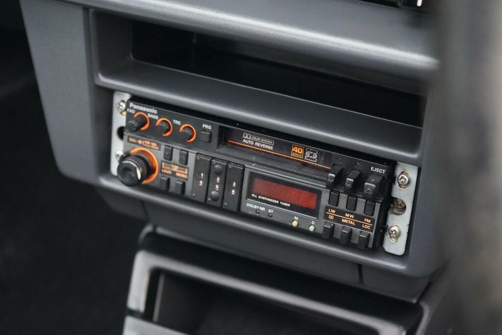 Toyota Corolla Gl Red #19