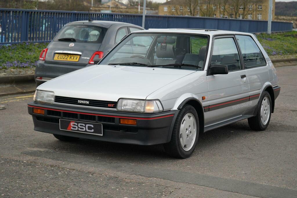 Toyota Corolla Gl Red #8