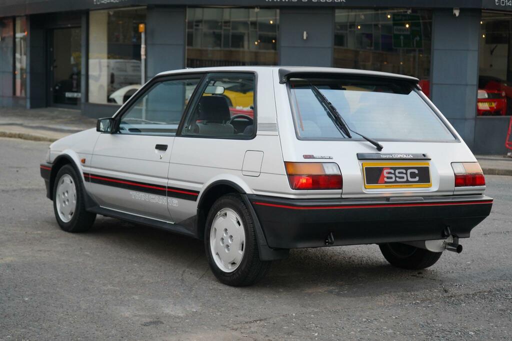 Toyota Corolla Gl Red #10