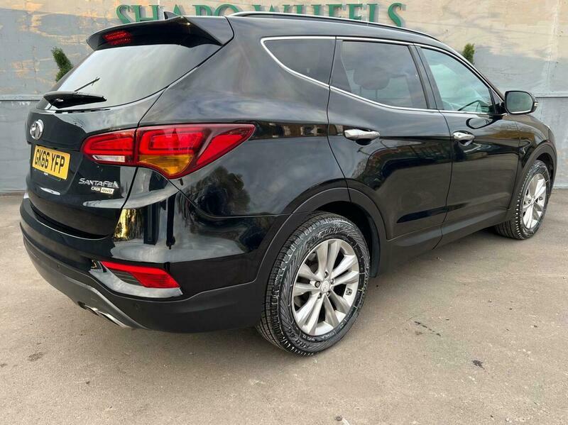 Hyundai Santa Fe 2.2 Crdi Blue Drive Premium 4Wd Euro 6 S S GK66YFP Black #5