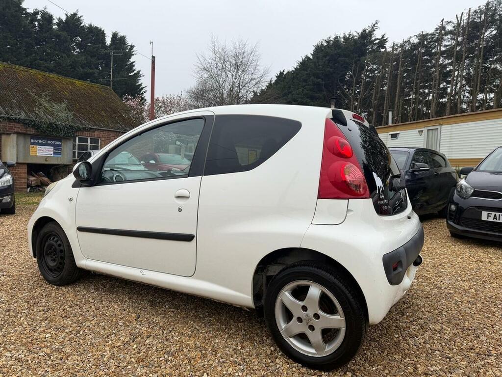 Peugeot 107 Hatchback 1.0 12V Sportium Euro 5 201161 PE61MWP White #5