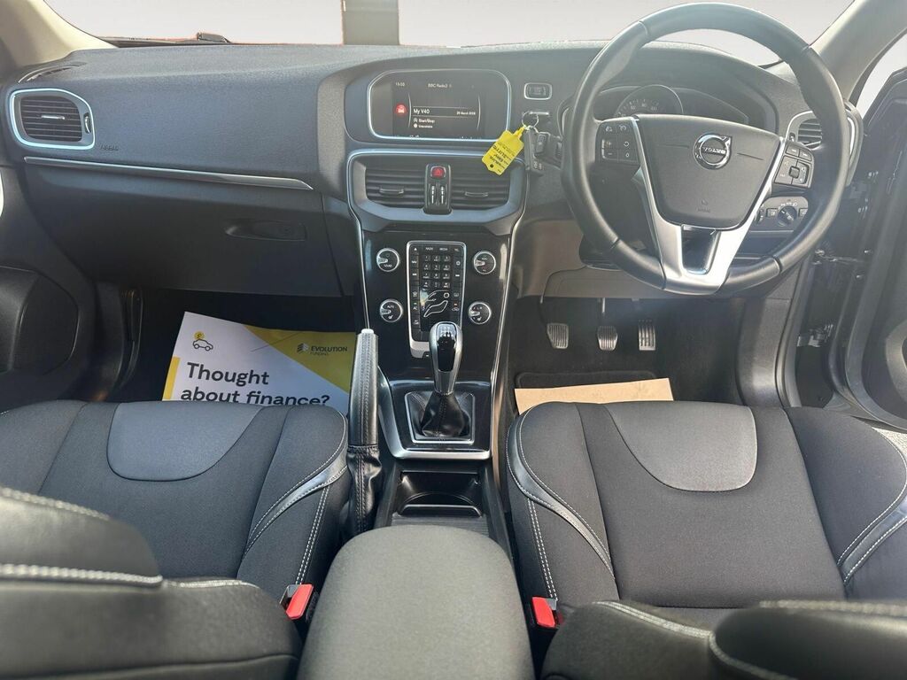 Volvo V40 2.0 T2 Momentum Nav Plus Euro 6 Ss SL17YVO Grey #4