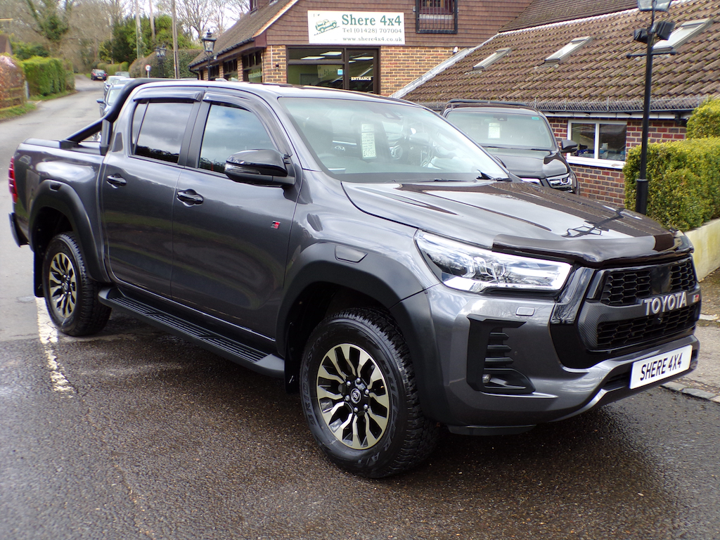 Toyota HILUX 2.8 D-4d Gr Sport Pickup Double Cab Aut Grey