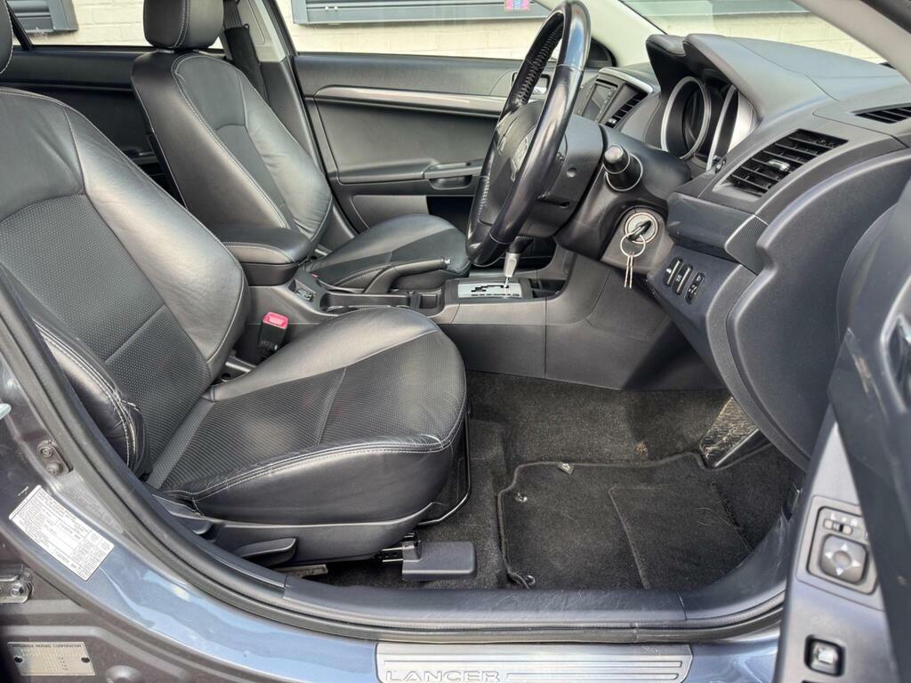 Mitsubishi Lancer 1.6 Equippe Saloon Grey #12