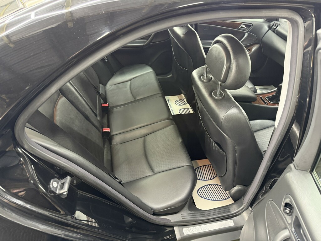 Mercedes-Benz C Class 1.8 C200 Kompressor Elegance Se Saloon Red #17