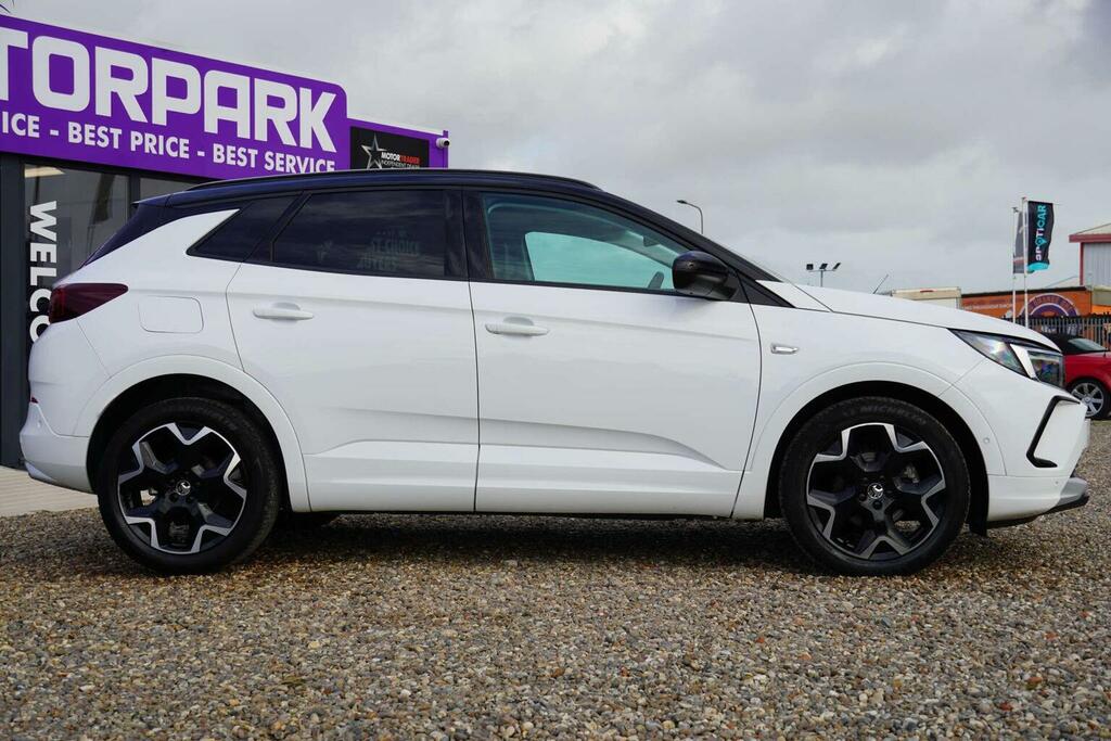 Vauxhall Grandland 1.2 Turbo Ultimate Euro 6 Ss GY73AZZ White #4