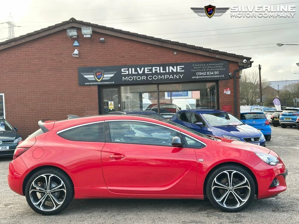 Vauxhall Astra GTC 1.4L Limited Edition Red #4