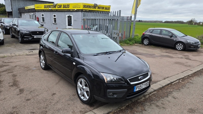 Ford Focus Zetec Climate Black #4