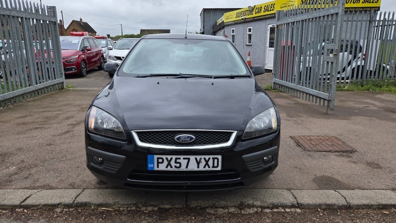 Ford Focus Zetec Climate Black #2