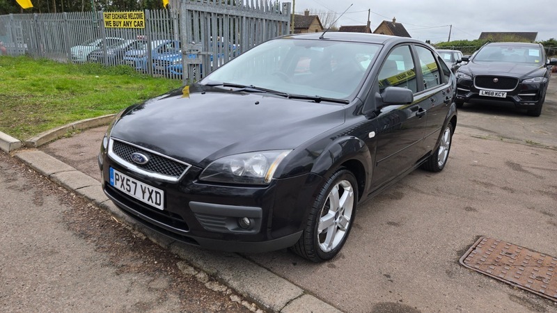 Ford Focus Zetec Climate Black #3