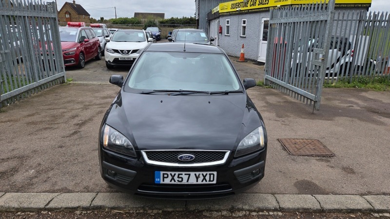 Ford Focus Zetec Climate Black #5