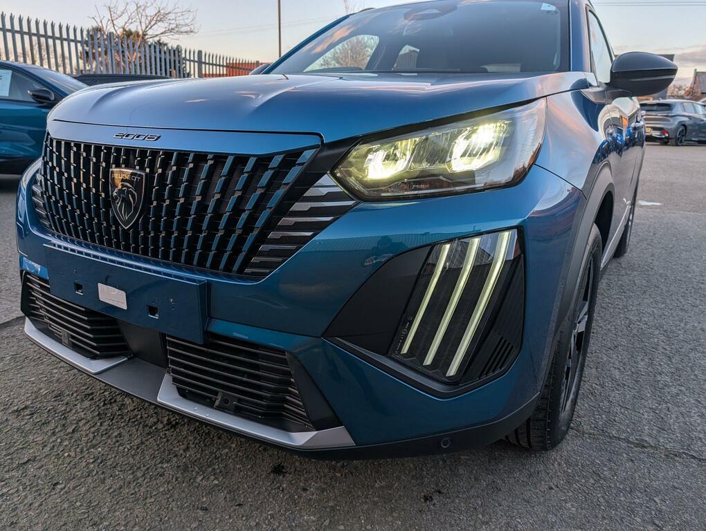 Peugeot 2008 1.2 Puretech Allure Euro 6 S S Blue #3