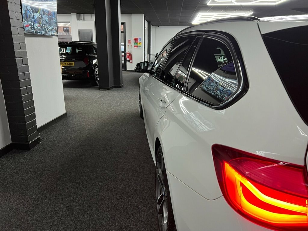 BMW 3 Series Estate YK67UFZ White #5