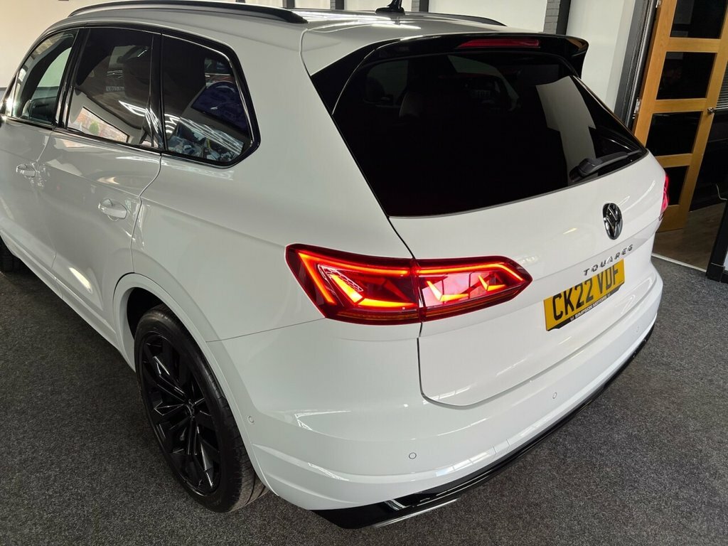 Volkswagen Touareg Suv CK22VDF White #6