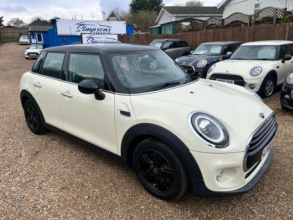 Mini Hatch Hatchback 1.5 Cooper Classic Euro 6 Ss 201 LY68WDJ White