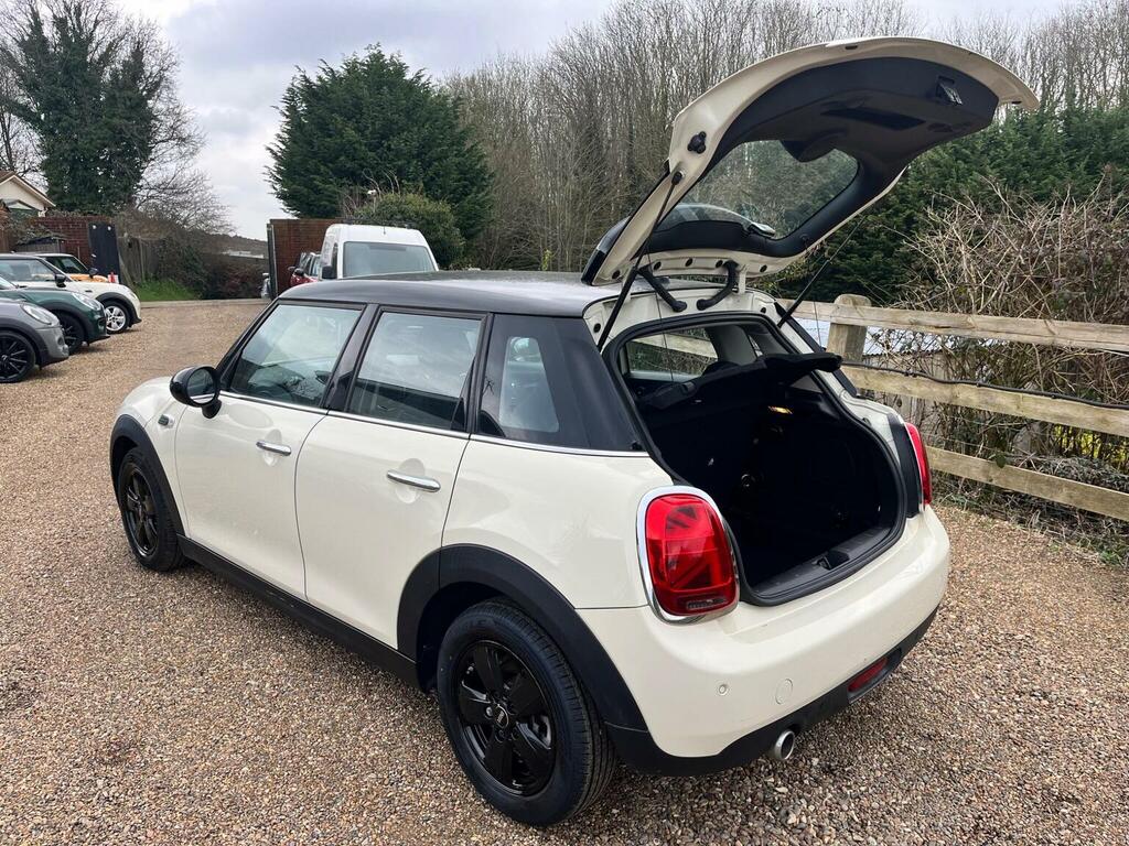 Mini Hatch Hatchback 1.5 Cooper Classic Euro 6 Ss 201 LY68WDJ White #5