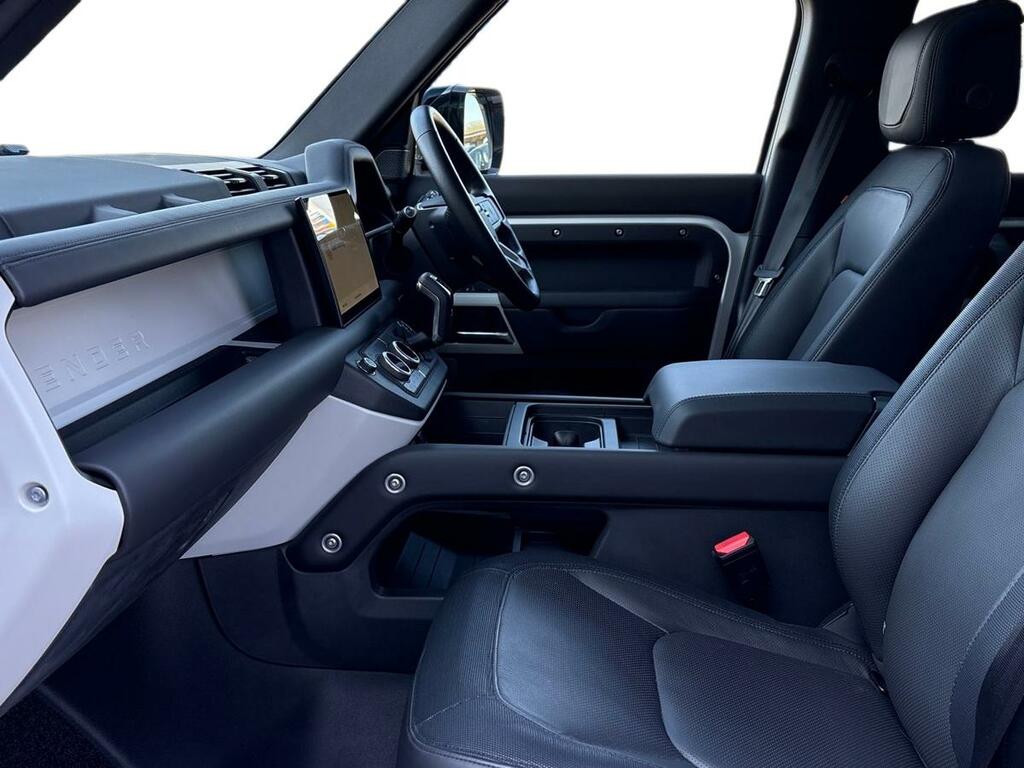 Land Rover Defender 110 3.0 D250 X-dynamic Hse White #3