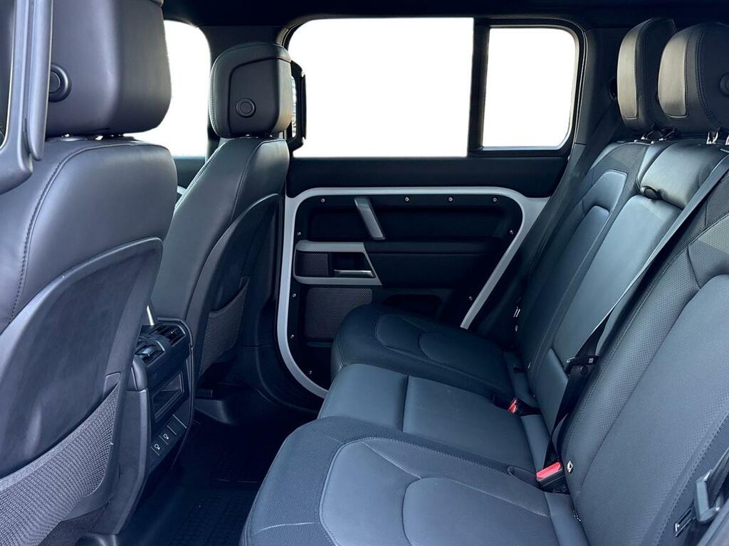 Land Rover Defender 110 3.0 D250 X-dynamic Hse White #4