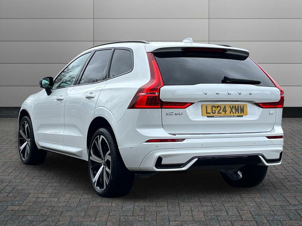 Volvo XC60 2.0H T8 Recharge 18.8Kwh Ultimate Dark Suv Pet LG24XMW White #2