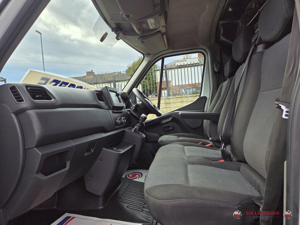 Renault Master Renault Trucks Master Red Edition 35 Lwb Low Loade YY71OJX White #5