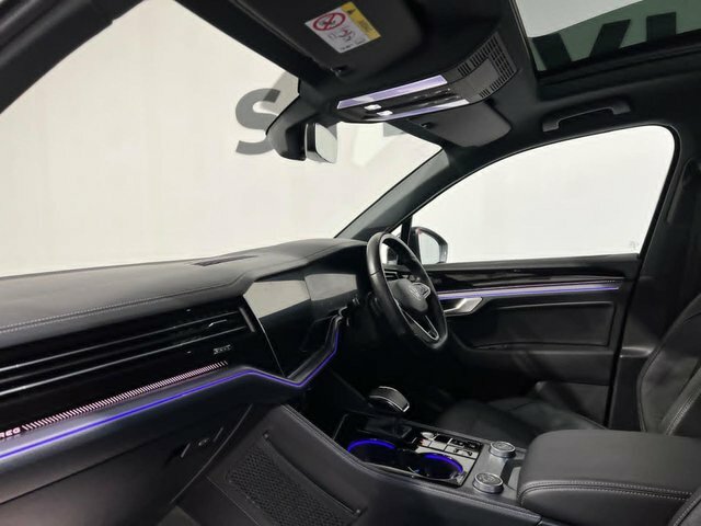 Volkswagen Touareg 2024 3.0 Tdi V6 Black Edition Suv Tiptr HN24TGZ Black #5